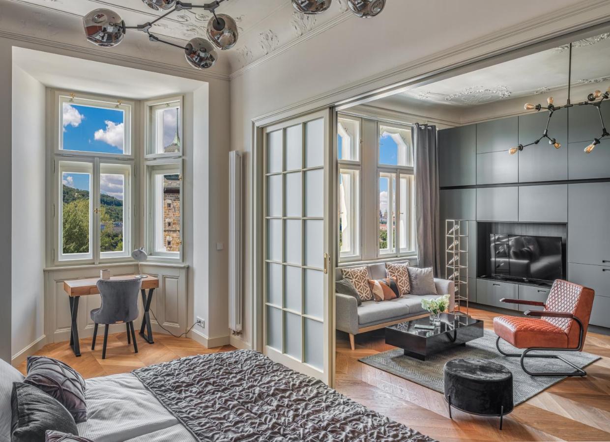 פראג Mn6 Luxury Suites By Adrez מראה חיצוני תמונה