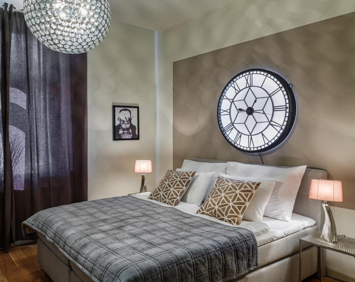 פראג Mn6 Luxury Suites By Adrez מראה חיצוני תמונה