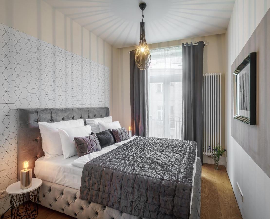 פראג Mn6 Luxury Suites By Adrez מראה חיצוני תמונה