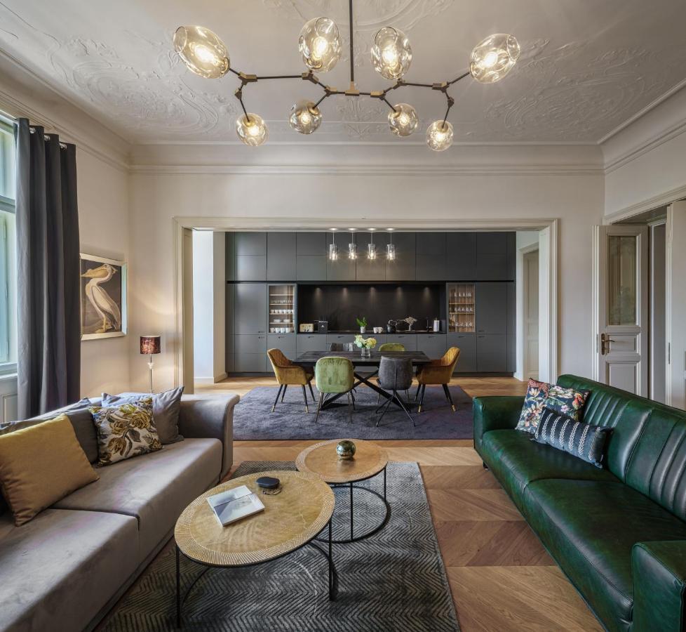 פראג Mn6 Luxury Suites By Adrez מראה חיצוני תמונה