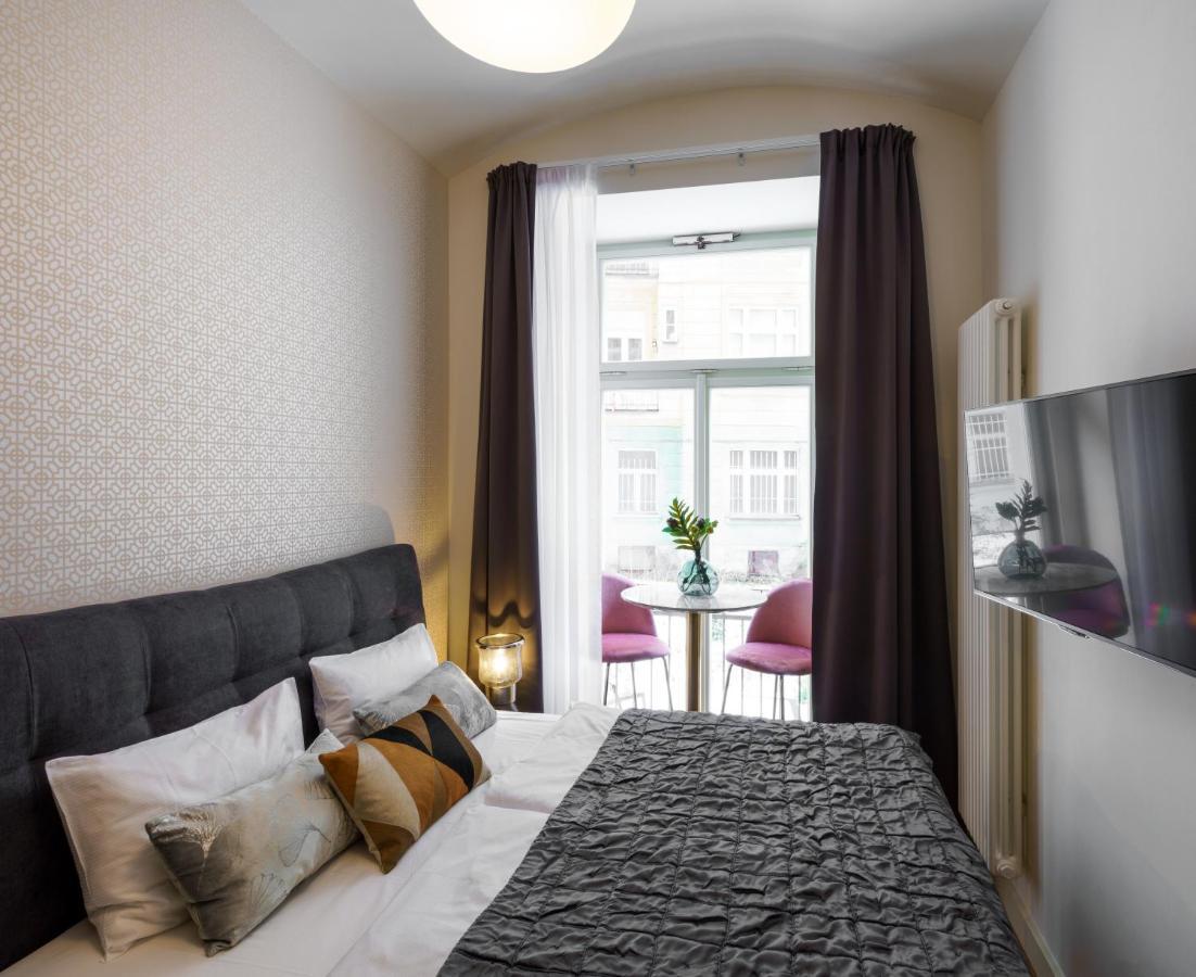 פראג Mn6 Luxury Suites By Adrez מראה חיצוני תמונה