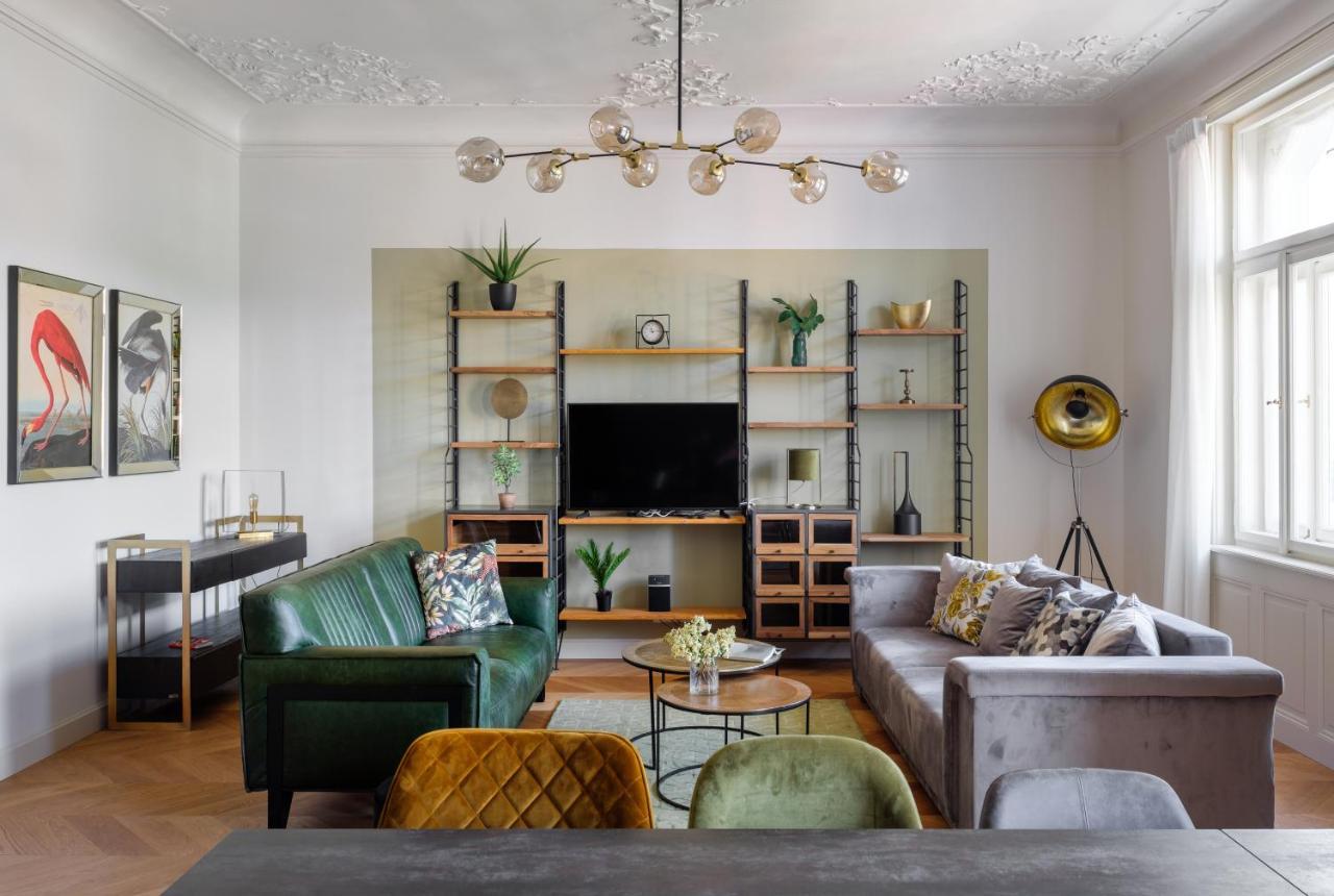 פראג Mn6 Luxury Suites By Adrez מראה חיצוני תמונה
